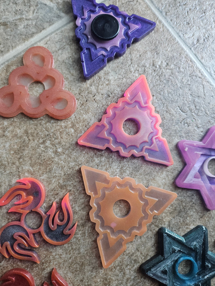 FIDGET SPINNERS